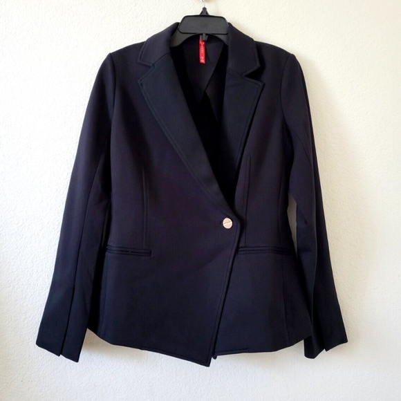 Unworn Spanx The Perfect Asymmetrical Blazer in Black - Picture 7 of 13
